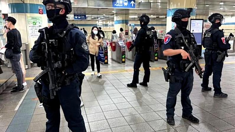 Comboios suburbanos parados na Catalunha após acidente com um morto