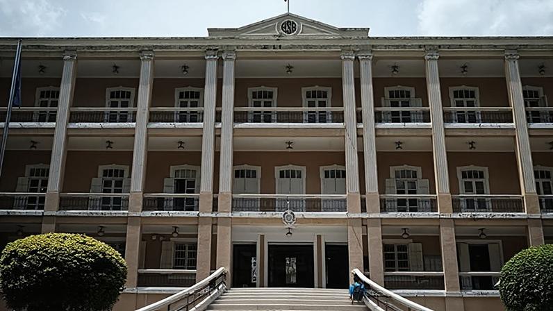 Itália regista primeiro transplante combinado de dador vivo: pai doa dois órgãos à filha