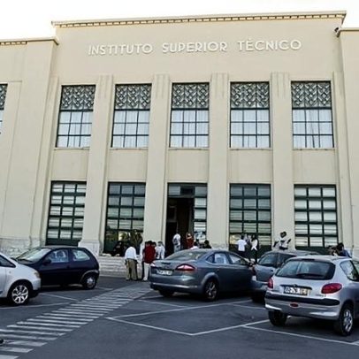 Projeto ERASMUS+ de literacia em IA capacita alunos para desafios futuros