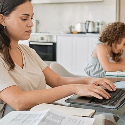 Famílias impedidas de trabalhar por falta de respostas para jovens com deficiência