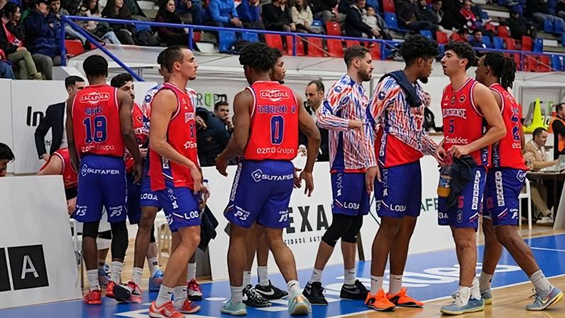 Benfica obrigado a puxar dos galões para vencer a Oliveirense