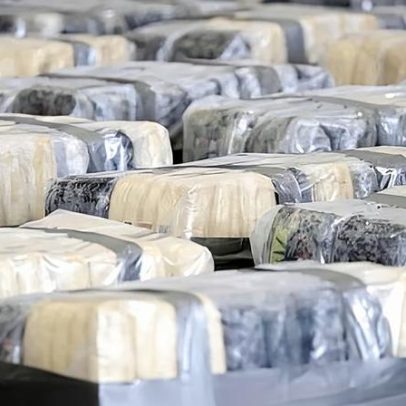 Semi-submersível interceptado no alto mar com 300 fardos de cocaína