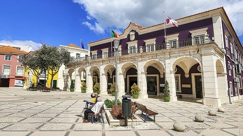 Seguro quer rápida implementação da lei do lóbi no parlamento