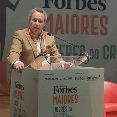 Viatura avariada provoca forte congestionamento na via rápida