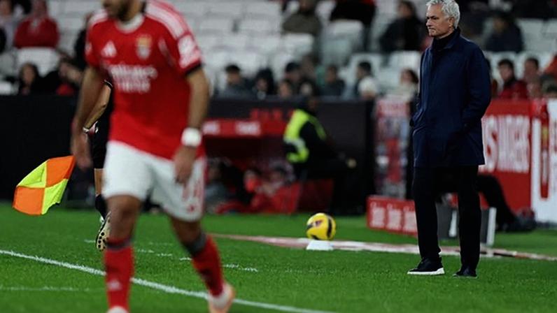 José Carlos Pinto assina pelo Sporting