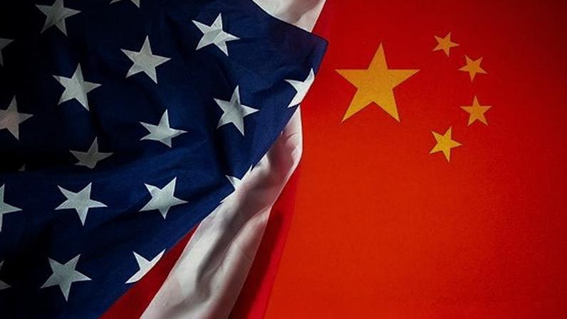 "Cinzento maduro". Fato de treino de Maduro assiste a pico de vendas