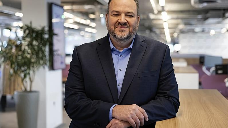 Cotrim acusa Mendes, citando Montenegro, como prova de fraqueza