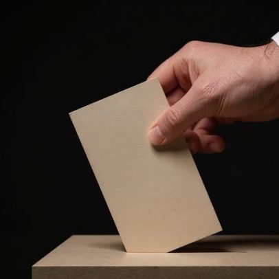 Mais de 21% dos eleitores votaram até às 12:00, subida de 4 pontos desde 2021