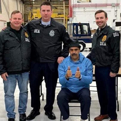 Imagens mostram Maduro detido, algemado e com fato de treino