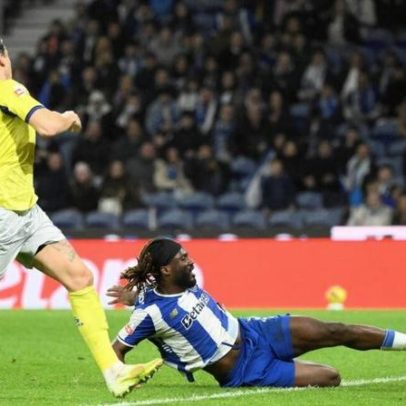 Reforços salvam líder que se colocava em situação de risco