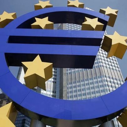Zona euro encerra 2025 com excedente comercial de 12,6 mil milhões
