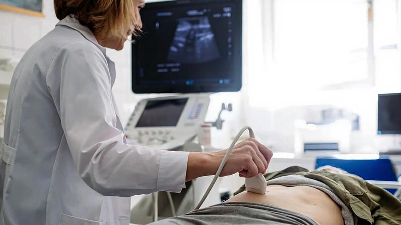 Subida dos tratamentos de fertilidade e legislação desigual na Europa deixa milhares de óvulos e embriões num impasse