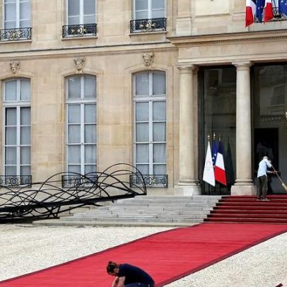 Três homens julgados pelo roubo de 377 mil euros em loiça do Palácio do Eliseu