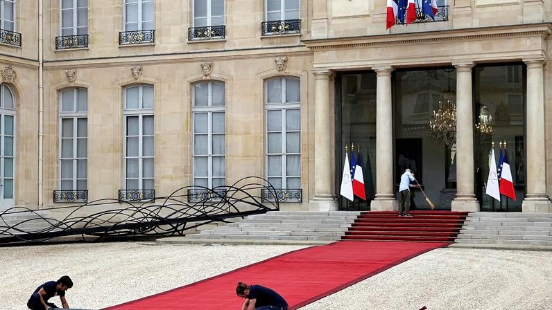 Três homens julgados pelo roubo de 377 mil euros em loiça do Palácio do Eliseu