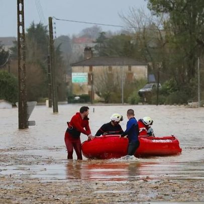 Inundações no oeste de França causam dois mortos e 81 departamentos em alerta