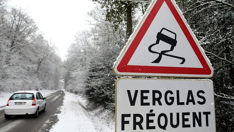 Homem sobrevive cinco dias encarcerado no carro