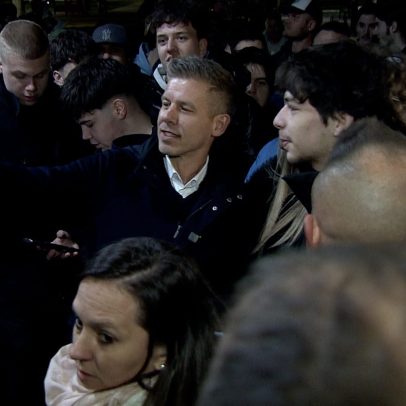 Orbán mantém silêncio sobre presença em comícios, Magyar percorre o país