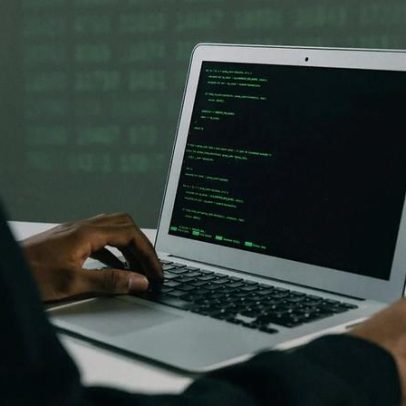 Hacker preso em Espanha por reservar hotéis de luxo por um cêntimo