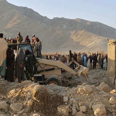 Paquistão declara guerra ao Afeganistão e ataca Cabul