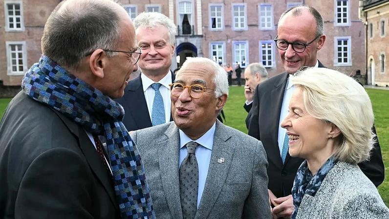 Líderes da UE no castelo de Alden Biesen, em Bilzen-Hoeselt