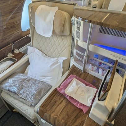 Classe executiva polui mais; reduzir oferta para descarbonizar a aviação