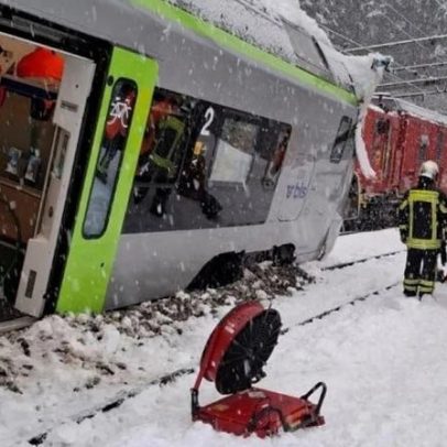 Comboio nos Alpes suíços descarrila durante avalanche, cinco feridos