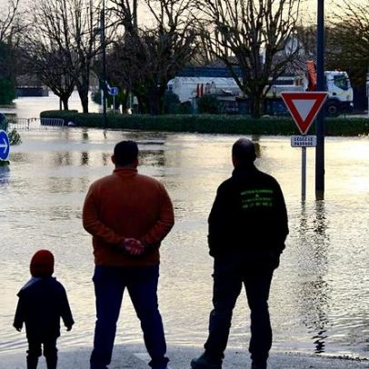 França Ocidental vê agravamento das cheias após 35 dias de chuva