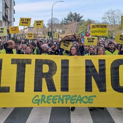Xunta de Galicia suspende fábrica da Altri após anos de manifestações