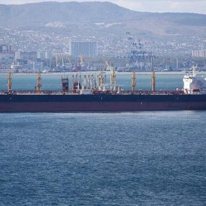 Rússia perde receitas de petróleo com sanções, economia ressentida