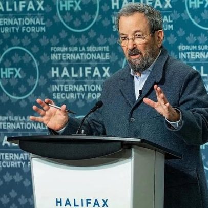 Ex-primeiro-ministro israelita arrependido por ter conhecido Epstein