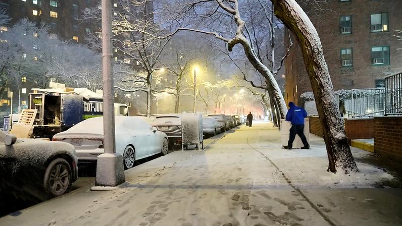 Outra tempestade de neve atinge o norte da costa leste dos EUA (Nova Iorque, 22 de fevereiro de 2026)