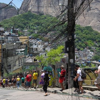Turistas trocam atrações de luxo do Rio por visitas a favelas