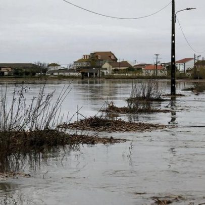 Cheias inundam estradas e isolam aldeias em Santarém