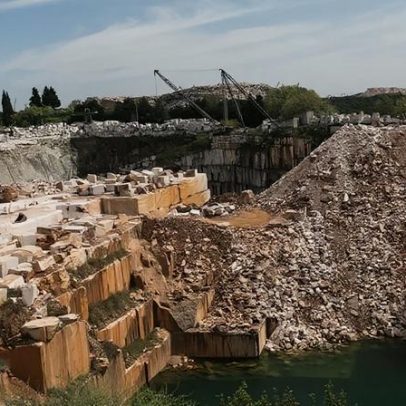 Homem em estado grave após queda de 12 metros numa pedreira