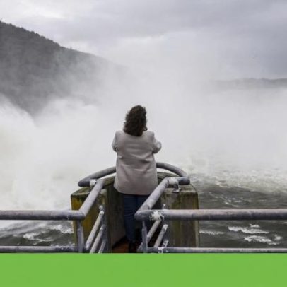 Tempestade força libertação de 500 milhões de m³ de água para evitar cheias