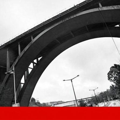 Mulher morta com quatro disparos em Lisboa; suspeito em fuga