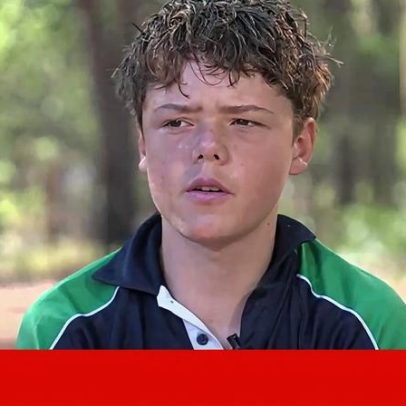 Rapaz de 13 anos nada quatro horas e salva família à deriva na Austrália