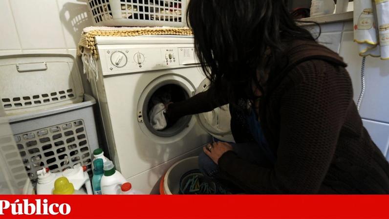 Durante a semana, mulheres dedicam, em média, 20% do seu tempo ao “trabalho invisível” não remunerado, face a apenas 13% no caso dos homens
