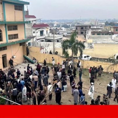 Ataque a mesquita no Paquistão deixa pelo menos 30 mortos