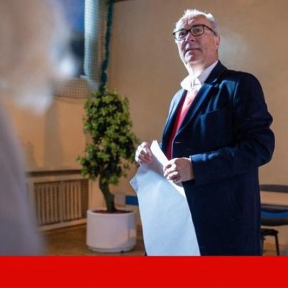 Embaixador dos EUA corta relações com líder do Parlamento polaco por críticas a Trump