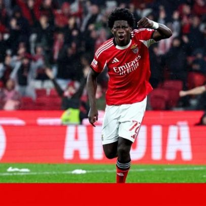 Anísio Cabral volta a saltar do banco para salvar o Benfica