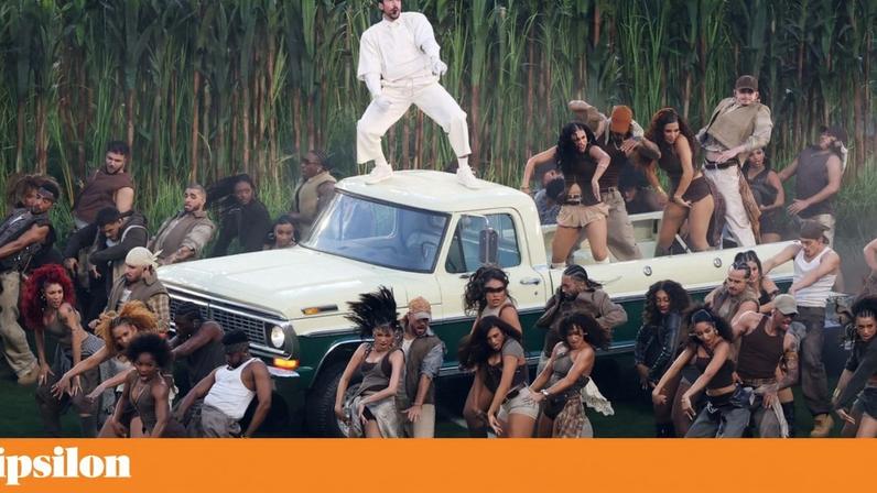 Bad Bunny actuou no intervalo do jogo entre New England Patriots e os Seattle Seahawks