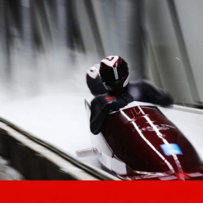 Marinheiro disputa trenó numa ilha caribenha com meta de não ficar em último