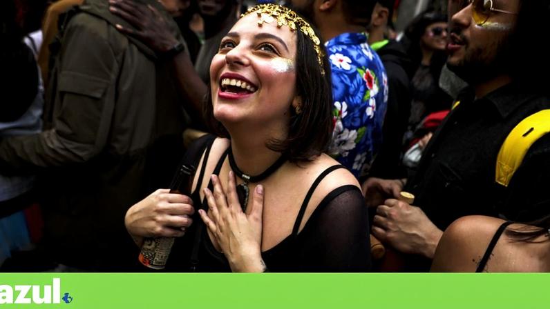 Cortejo de Carnaval brasileiro organizado pelo bloco Colombina Clandestina em Lisboa, em 2023