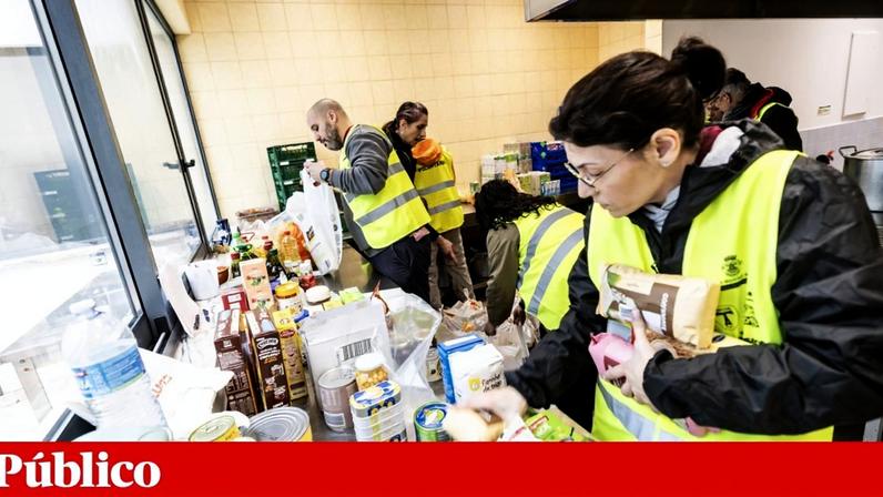 Equipa de voluntários que dão apoio em Leiria