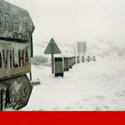 Neve impede acesso à Torre da Serra da Estrela