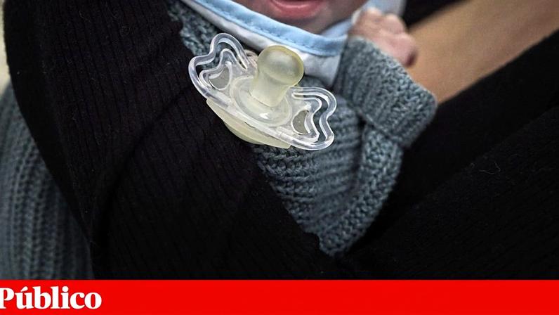 No final de 2025 havia 520 famílias de acolhimento e diminuíram as crianças enviadas para instituições, que mesmo assim continuavam a ser 5987