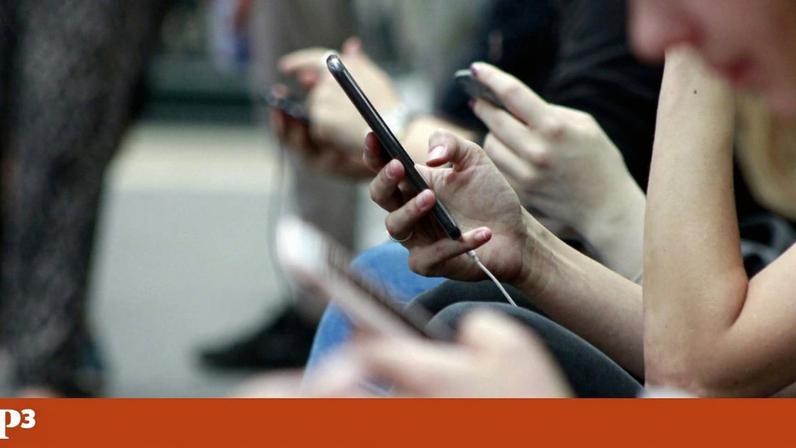 Proteção de crianças nas redes sociais, não vigilância de todos os adultos