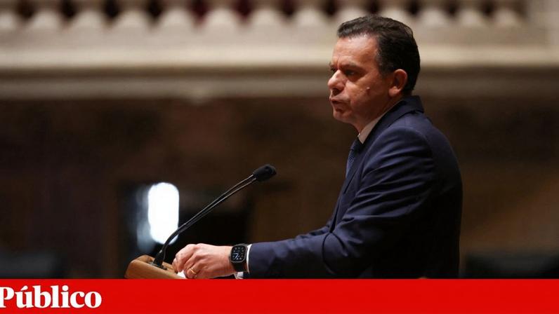 Perante disponibilidade da oposição para aprovar um Orçamento do Estado rectificativo, o primeiro-ministro afastou essa necessidade "neste momento"