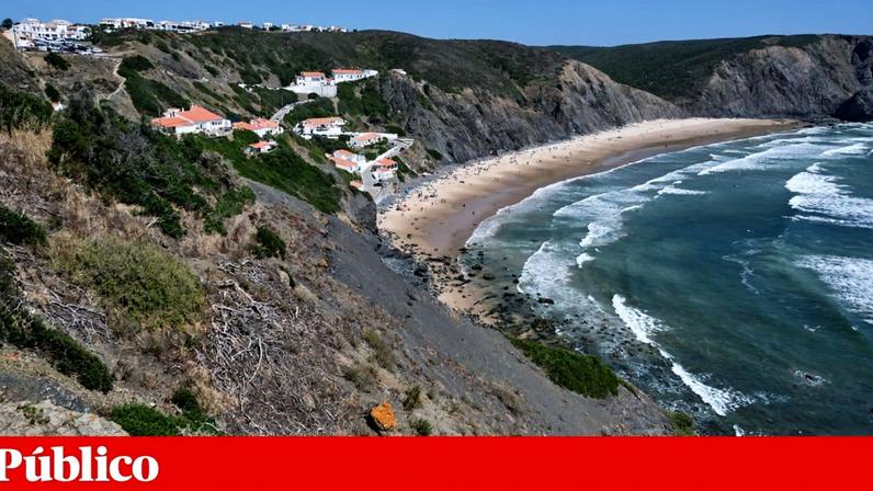 Praia da Arrifana, em Junho de 2021